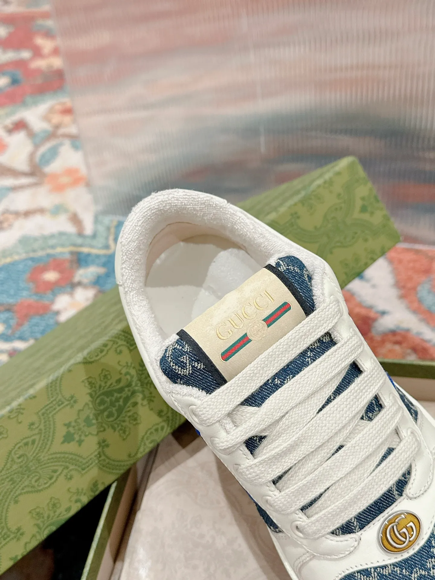 👟👟Ex-factory price 560👟👟 Men ➕10 Gucci————Purchase version GG series distressed dirty shoes-hot style is coming! 9 times out of 10 sales, you will definitely get the money. Ready stock! Spot goods! Spot goods! New colors added - the ultimate version on the market! Purchase the original version and develop it... fabric, material, outsole, and details can be compared at will! Open-mold Swarovski one-to-one replica rhinestone chain...Metal cherry pendant...Metal double G crystal cylindrical mark...Gucci original customized narrow webbing...Super flash series - flash diamond chain. The cherry decoration is detachable and can be changed into two to match with each other to show your personality. Exclusive color-brushed cowhide fabric. Hand-made distressed is very textured and has a sense of luxury! The details of the workmanship can be seen in the drawings, and no line is missed. The original terry cloth is delicate, soft and more comfortable and breathable. The privately stamped two-color original TPU outsole (lower layer is wider and the upper layer is narrower). Matching packaging⭐️ Size: Female 35-40 Male 39-44 (Female 41 Male 45 customized)